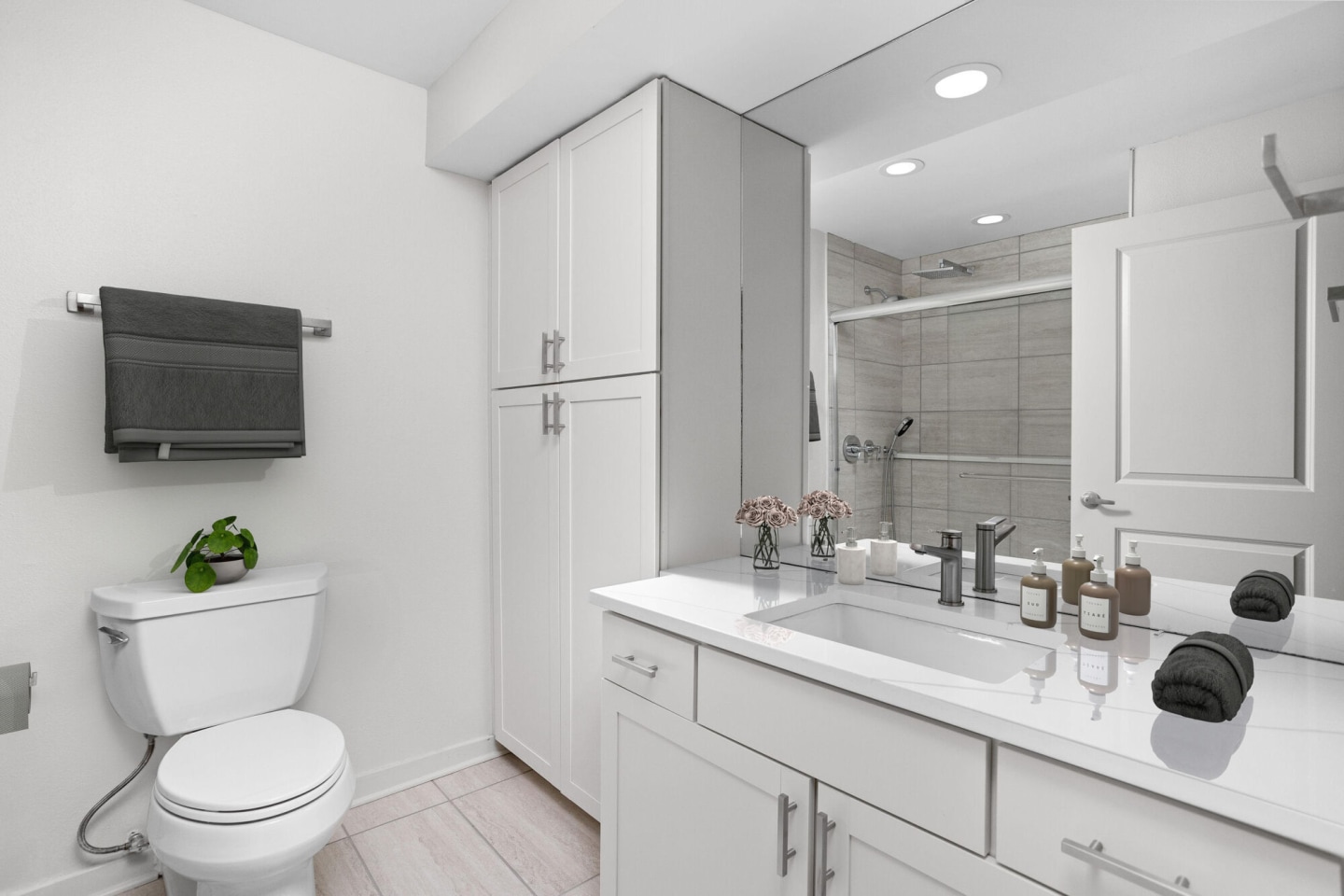 The Residences at Keystone Crossing Image 30