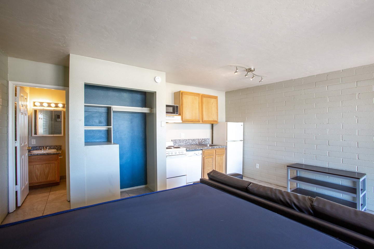 University Manor Apartments Image 11