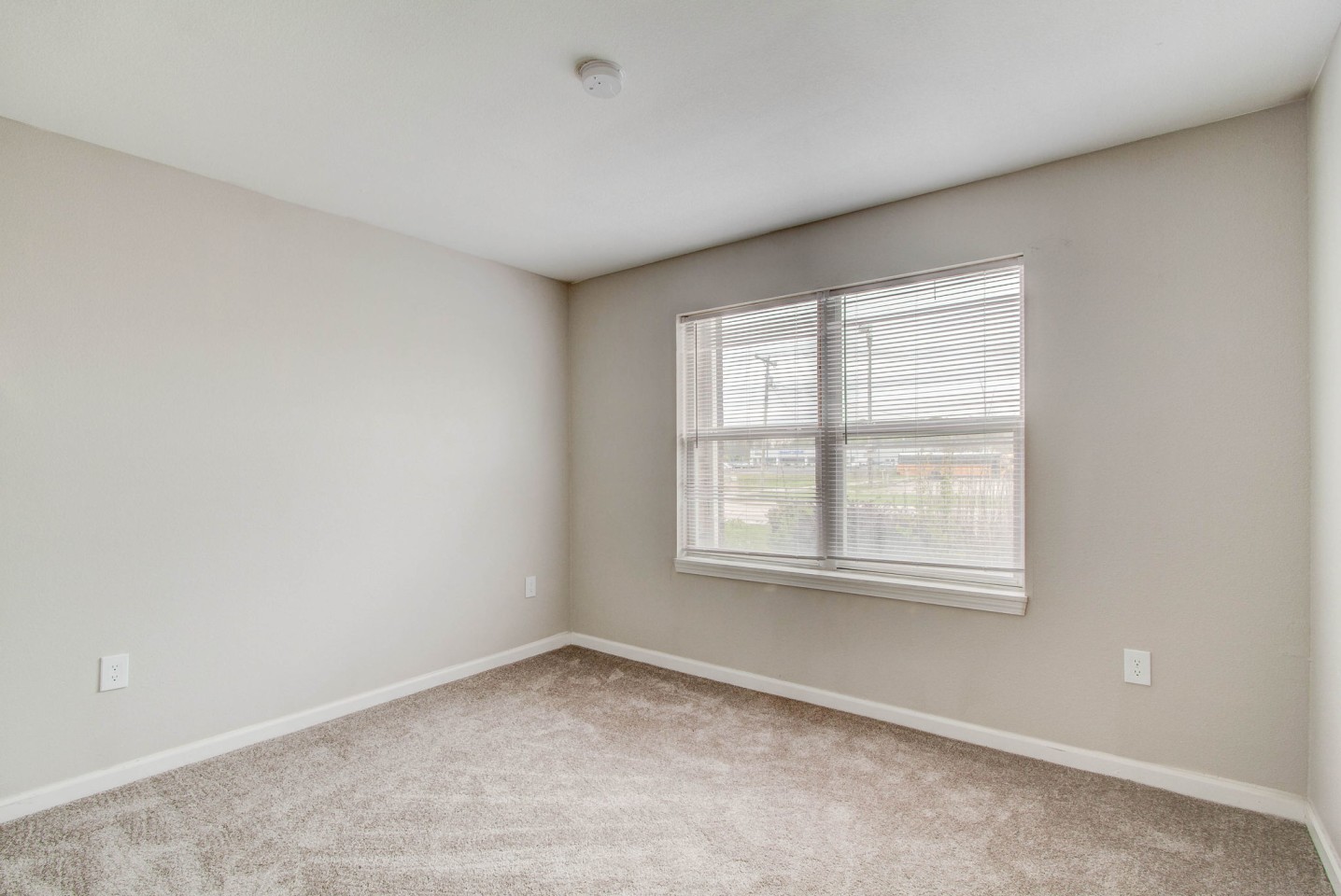 The Latitude Apartments Image 9