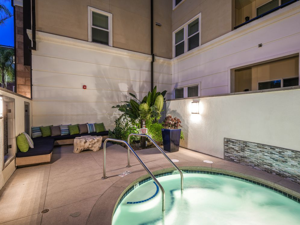 Avalon Cerritos Image 18