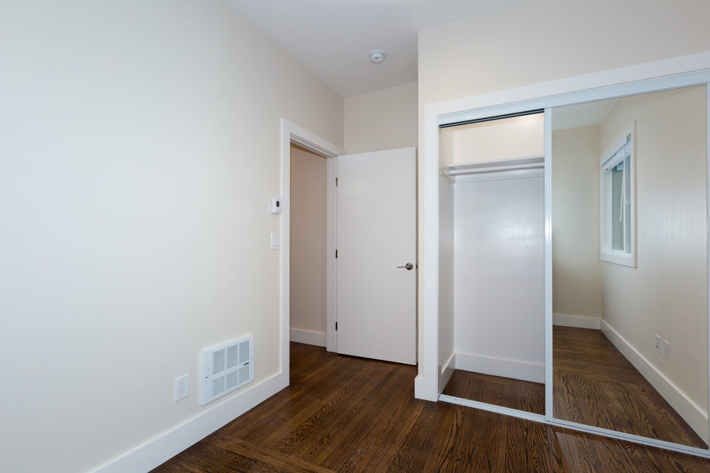 430 Baker Image 5