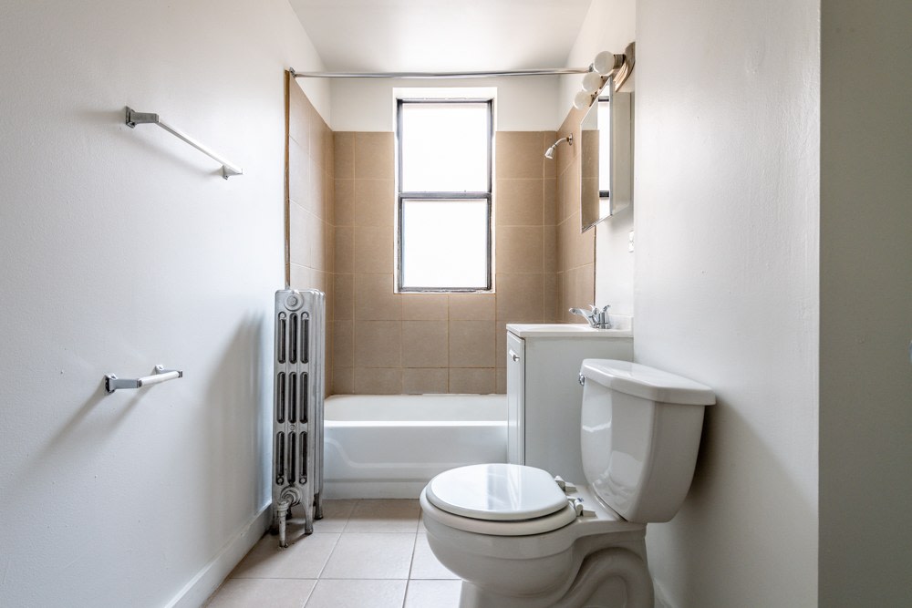 1734 E 72nd Street Apartments Image 10