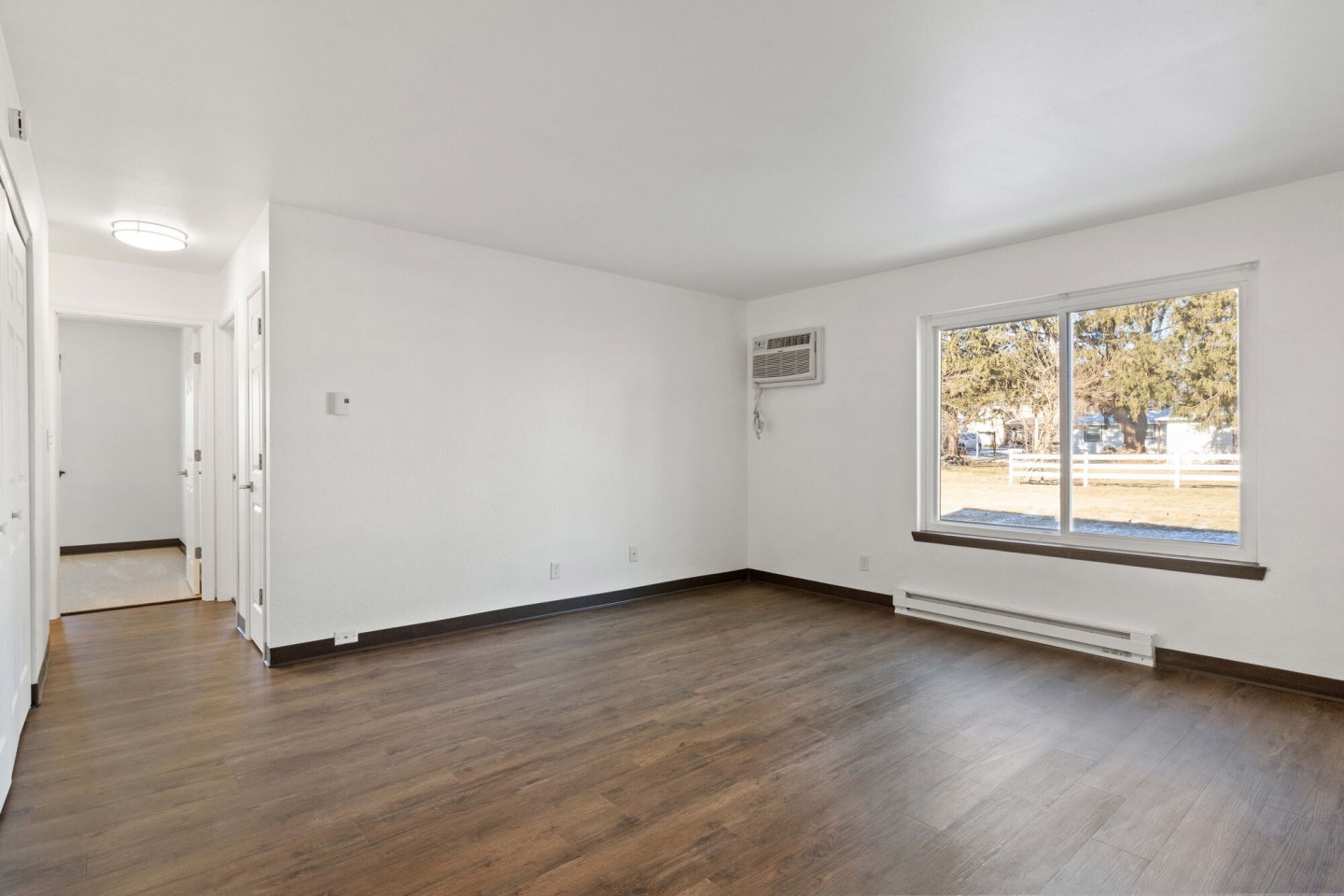 Hillcrest Apartments Image 8