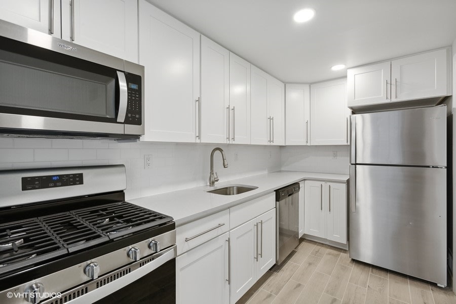 Spring Hill Apartments Image 2