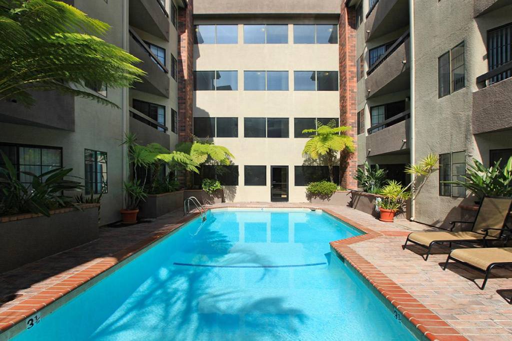 Savoy West Apartments Image 3