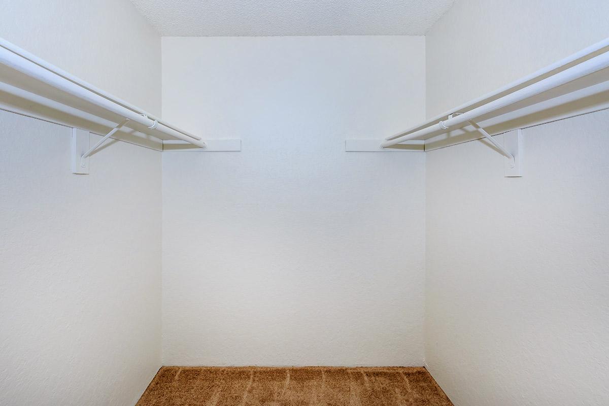 Carlyle Square Apartment Homes Image 14