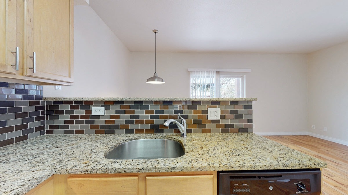 1485 Clayton Image 17