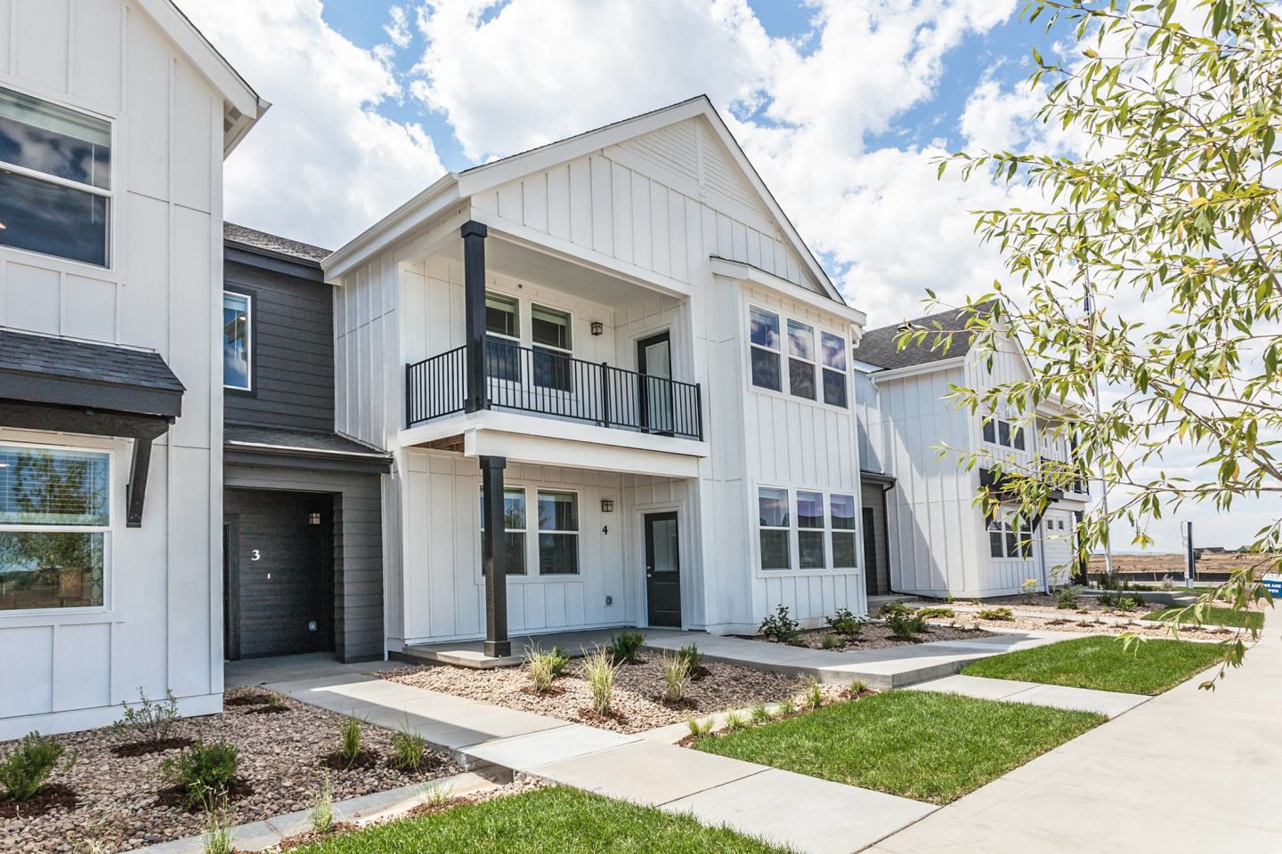 Bloom Rental Living Image 23