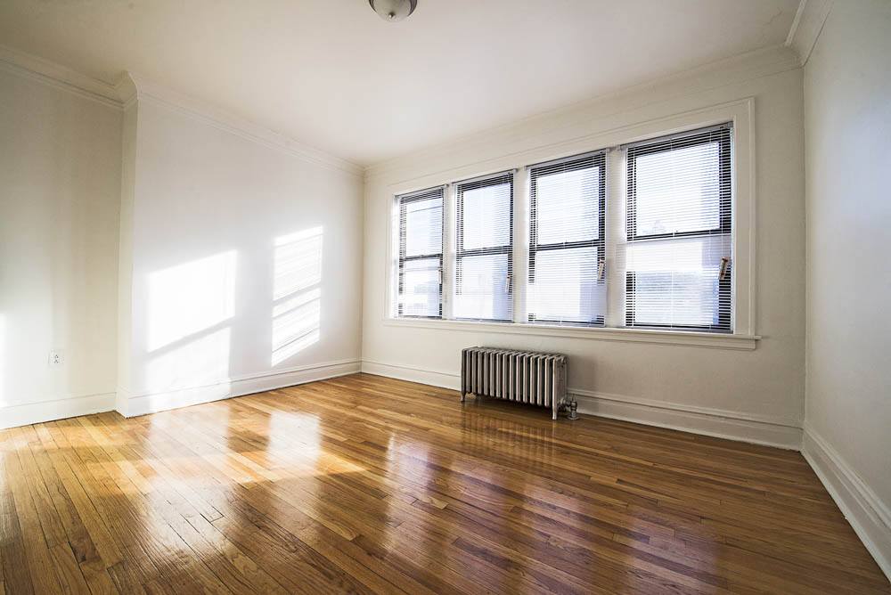 1704 W 77th St Image 2