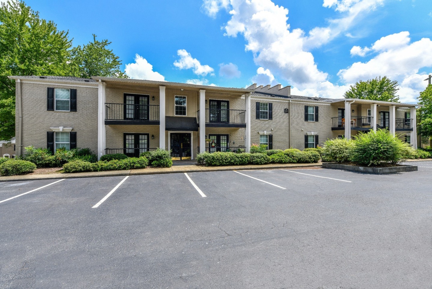 Elme Sandy Springs Image 38