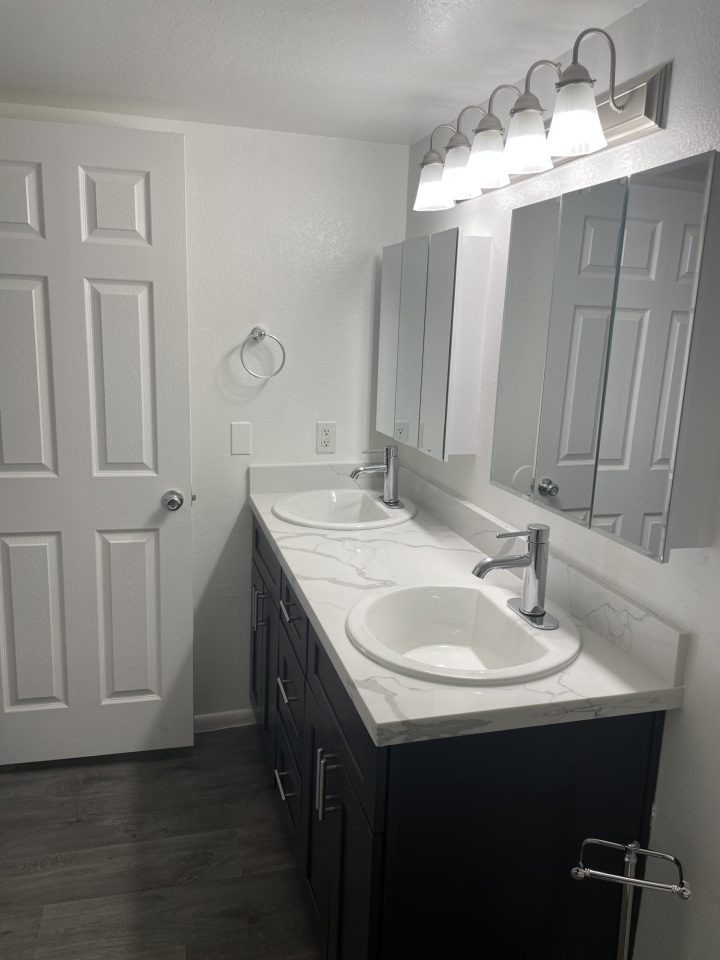 Desert Lakes Apartments Image 13