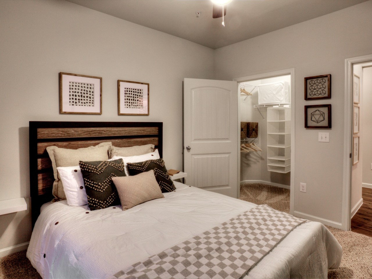 Southpark Crossing Apartments Image 24