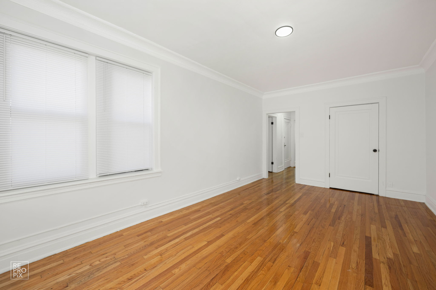 1704 W 77th St Image 18