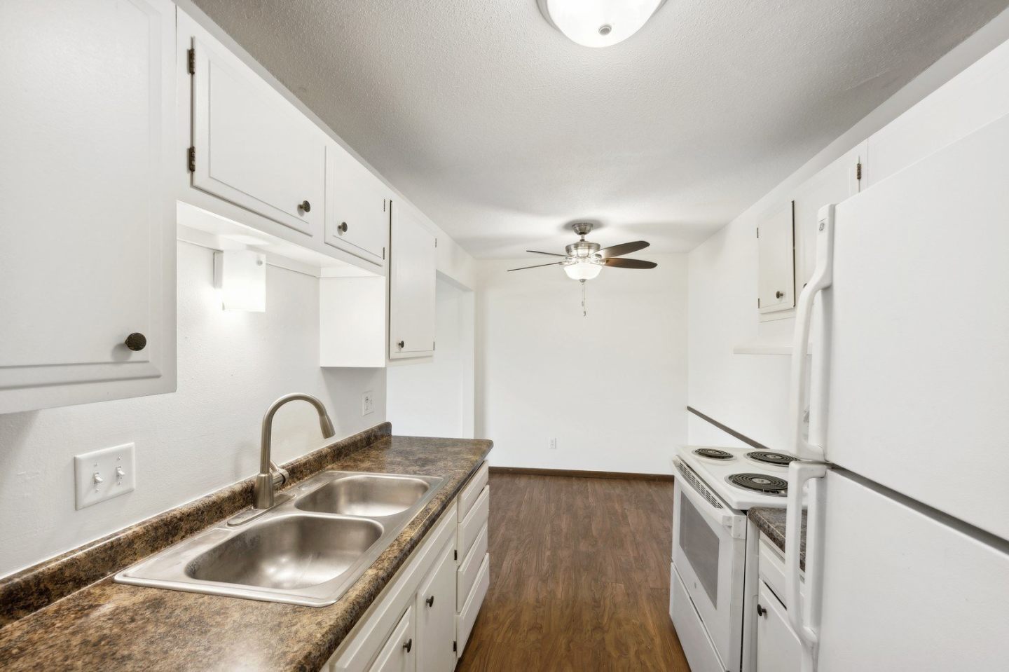 Edina Manor Image 38