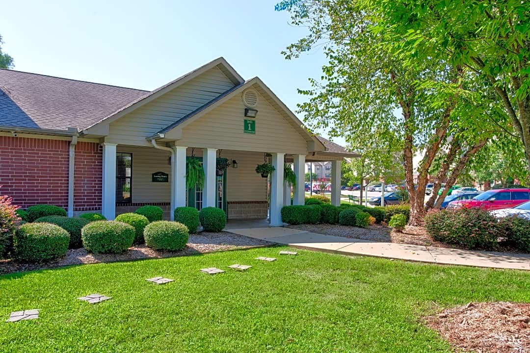 Fairfax Crossing Apartments Image 1