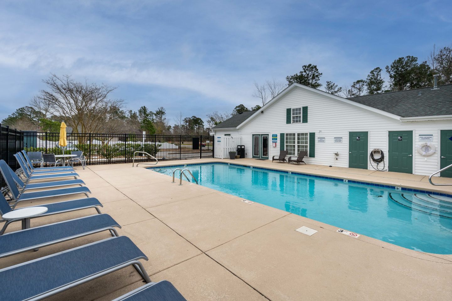 Deerbrook Apartments Image 2