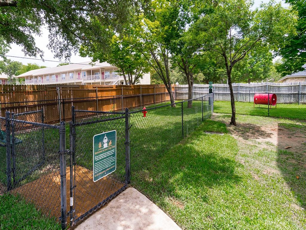 Residences at Holly Oaks Image 18