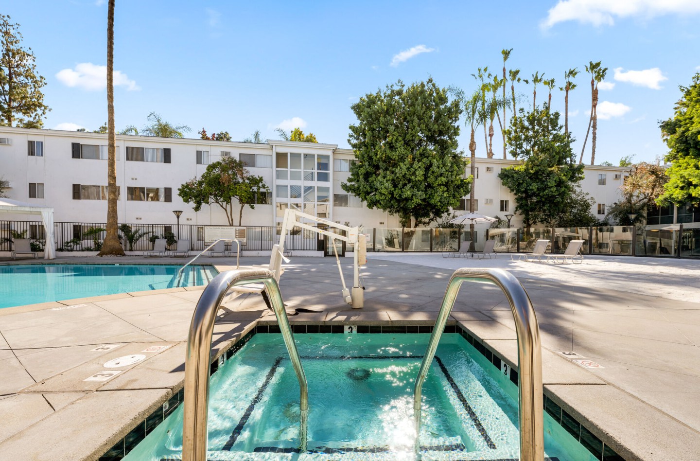 Summerview Beach Resort Luxury Apartments Image 26