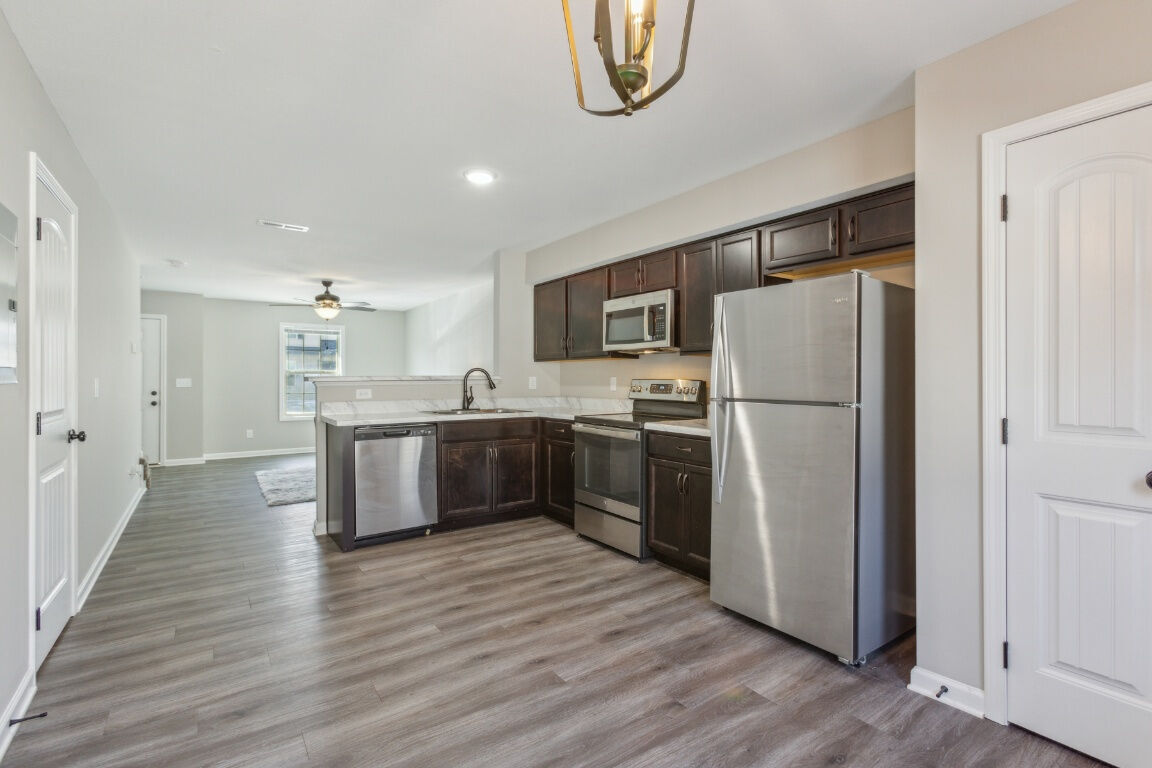 Center Pointe Townhomes Image 8