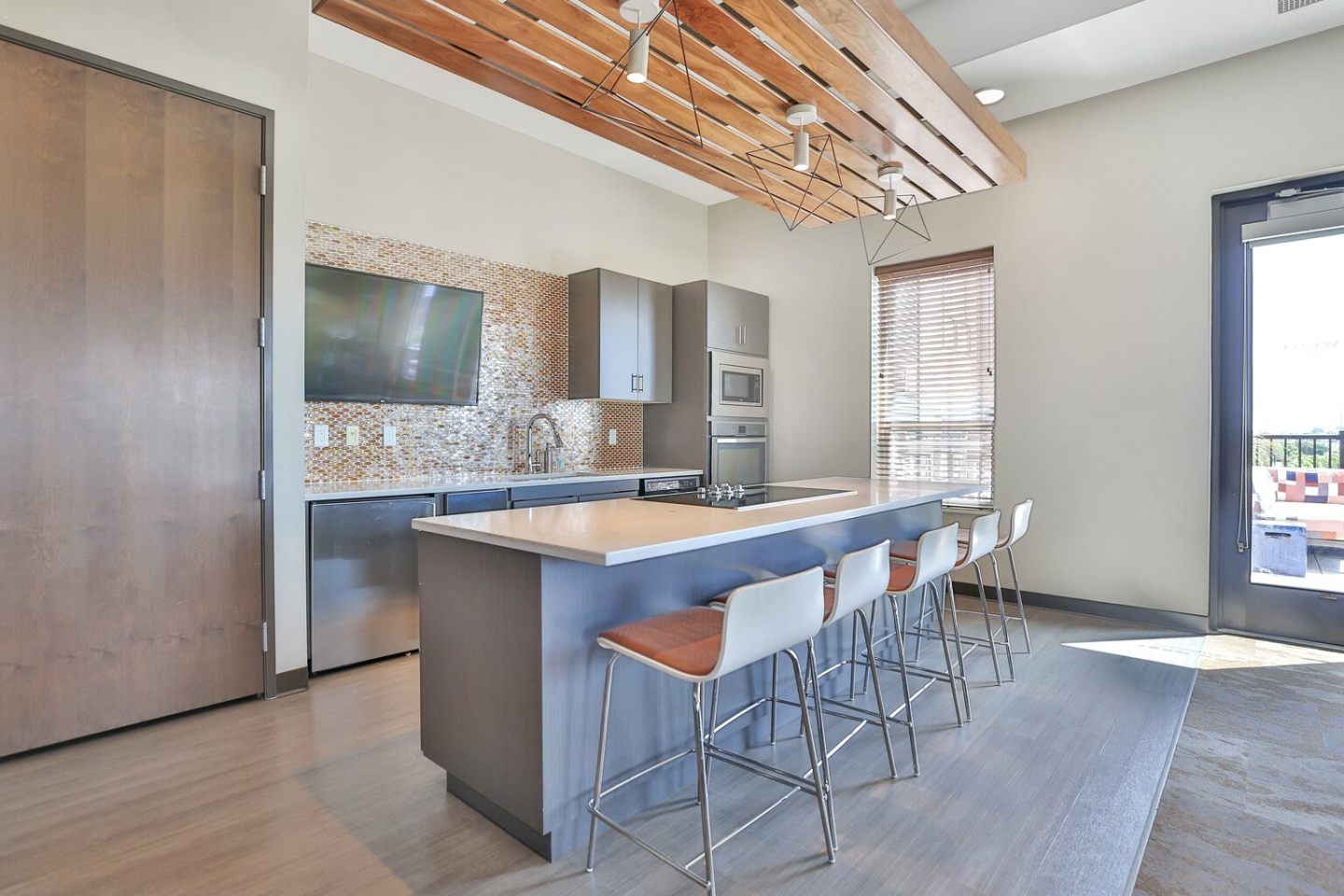 610 West Image 30