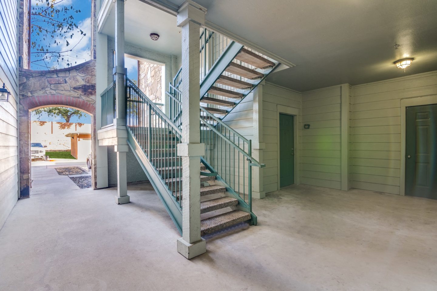 Bluffs at Vista Ridge Apartments Image 17
