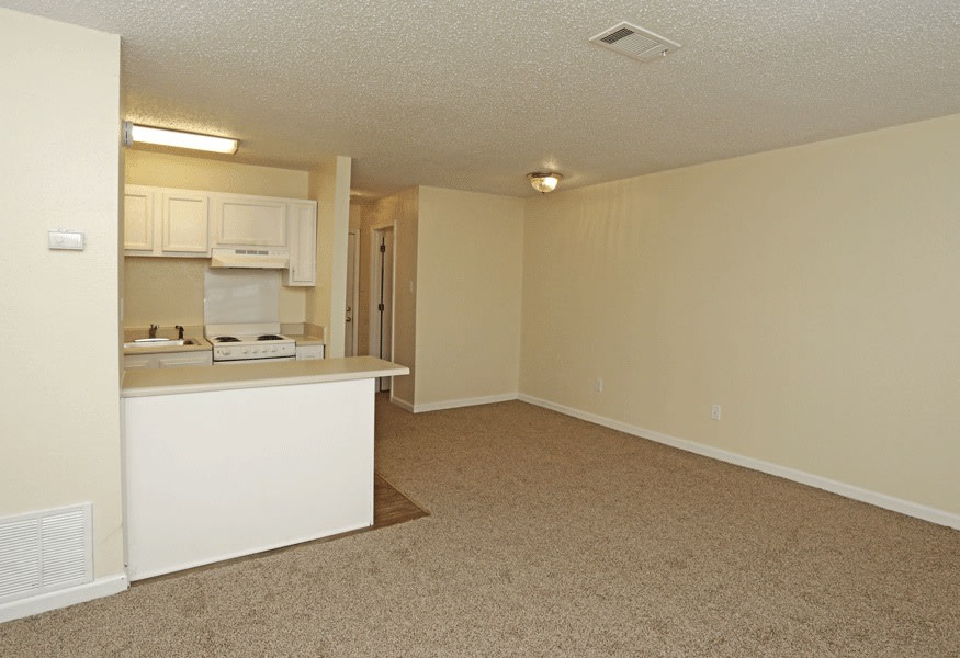 Eden Manor / Hartford Commons Image 4