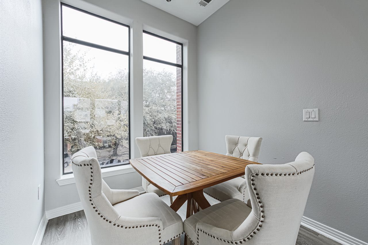 The Village at Bellaire Apartments Image 14
