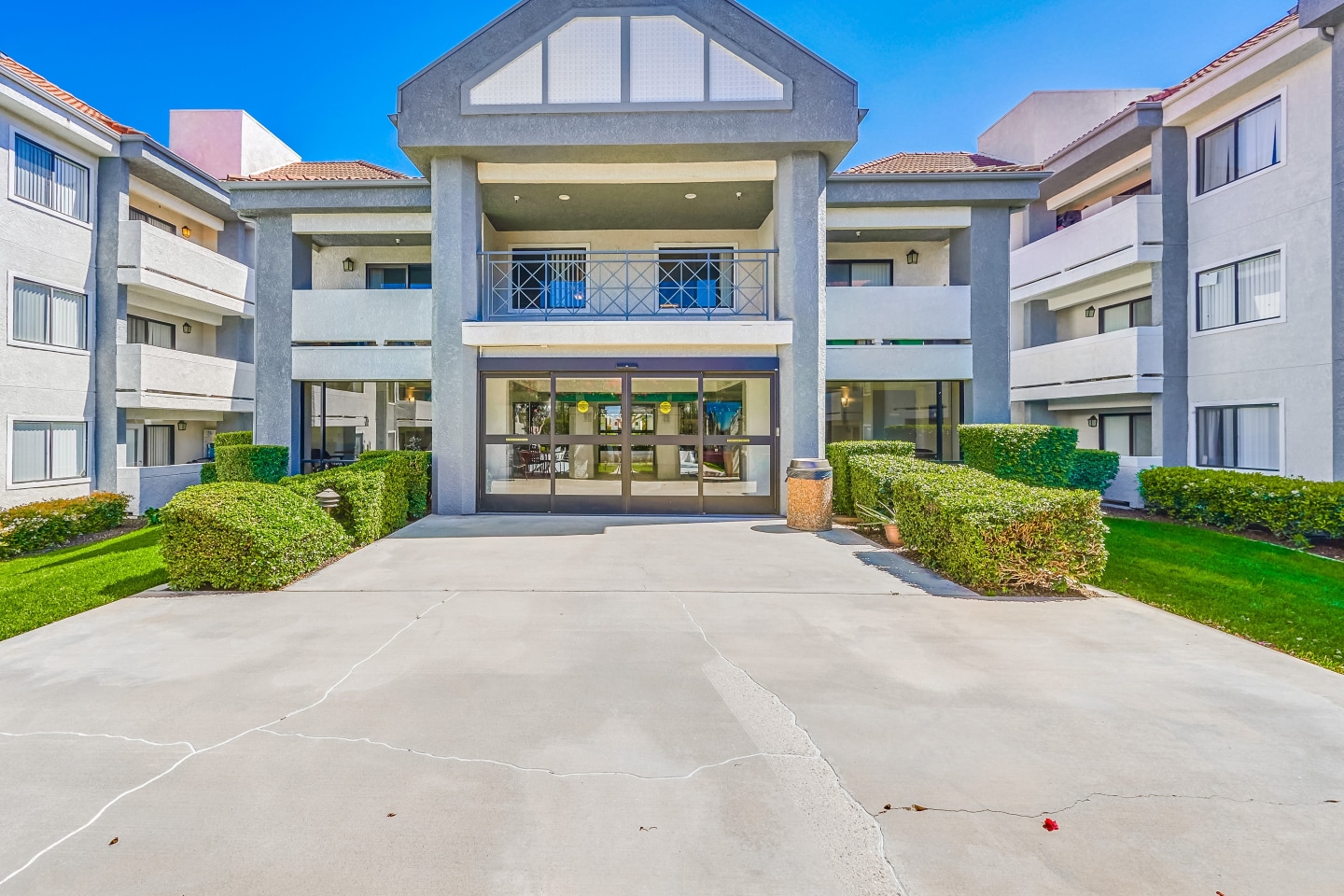 Casa Grande Senior Apartments - Senior Housing Image 2