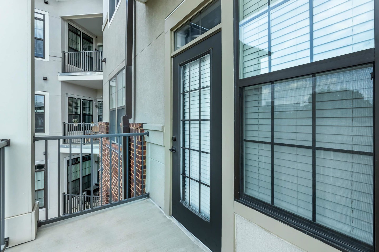 1810 Belcourt Image 23