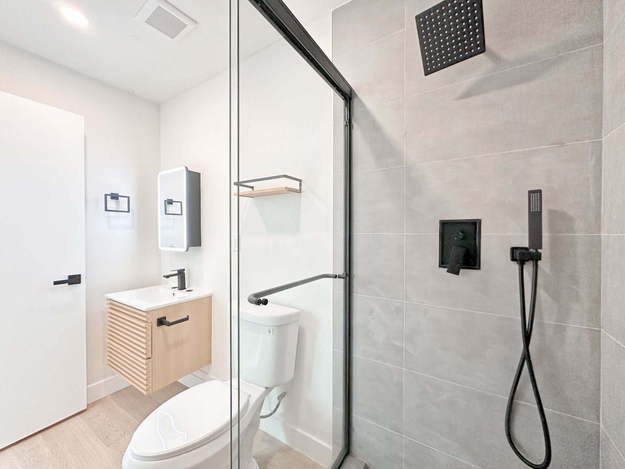 1258 W 37th Drive - Co-Living Image 5