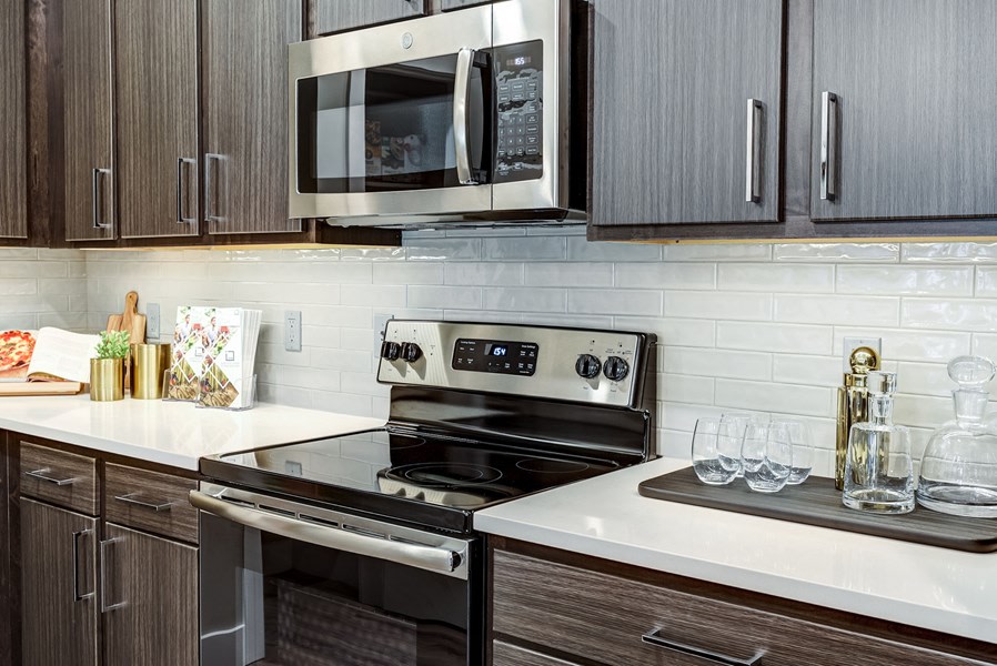 Icon Apartment Homes at Ferguson Farm Image 17