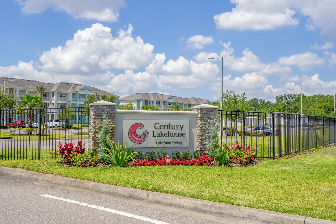 Century Lakehouse Image 16