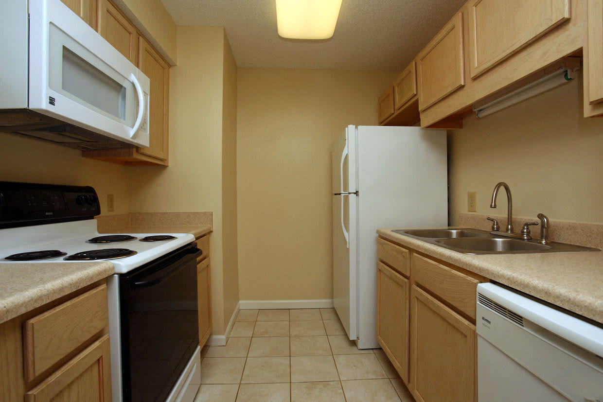 Briarwood Condominiums Image 6
