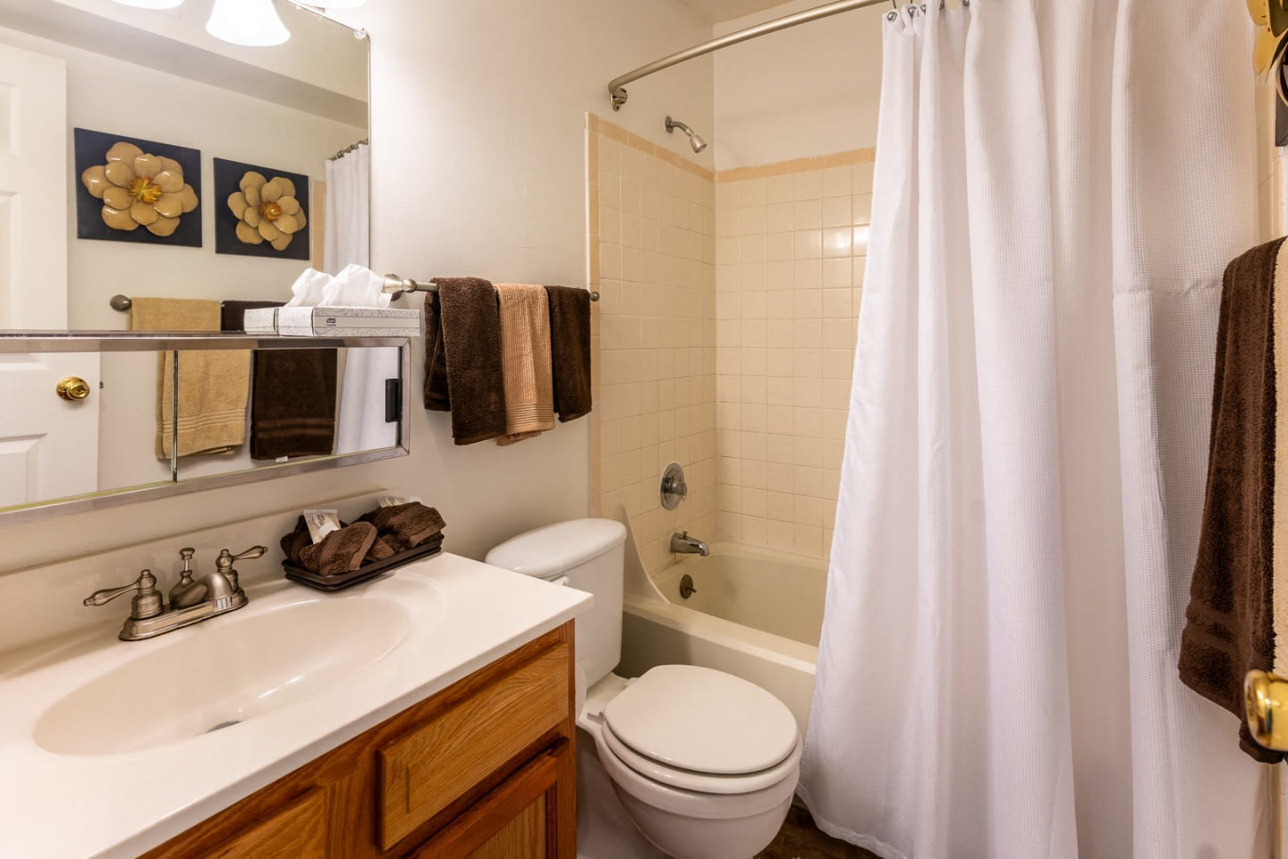 Pickwick Farms Apartments Image 6