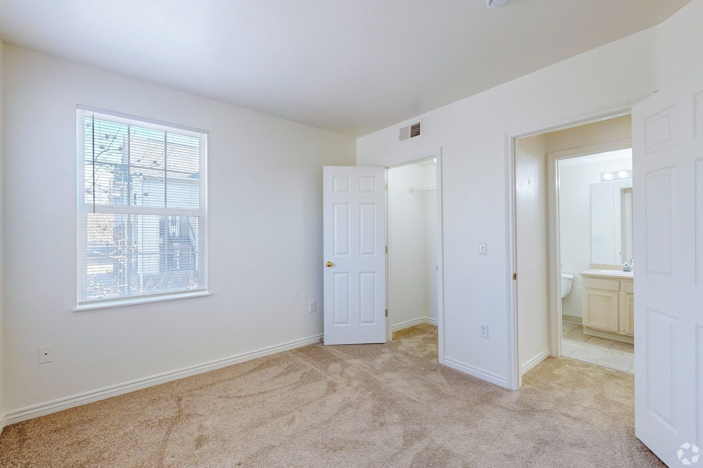 Tiburon Image 10