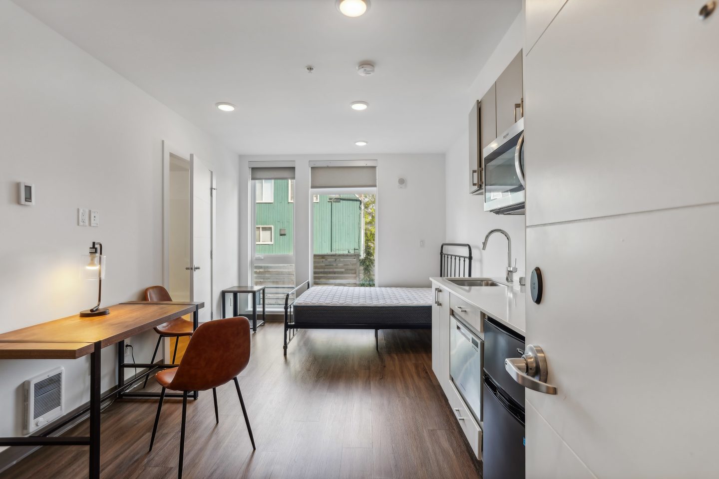 Fifty-Two Apartments - Student Housing Image 15