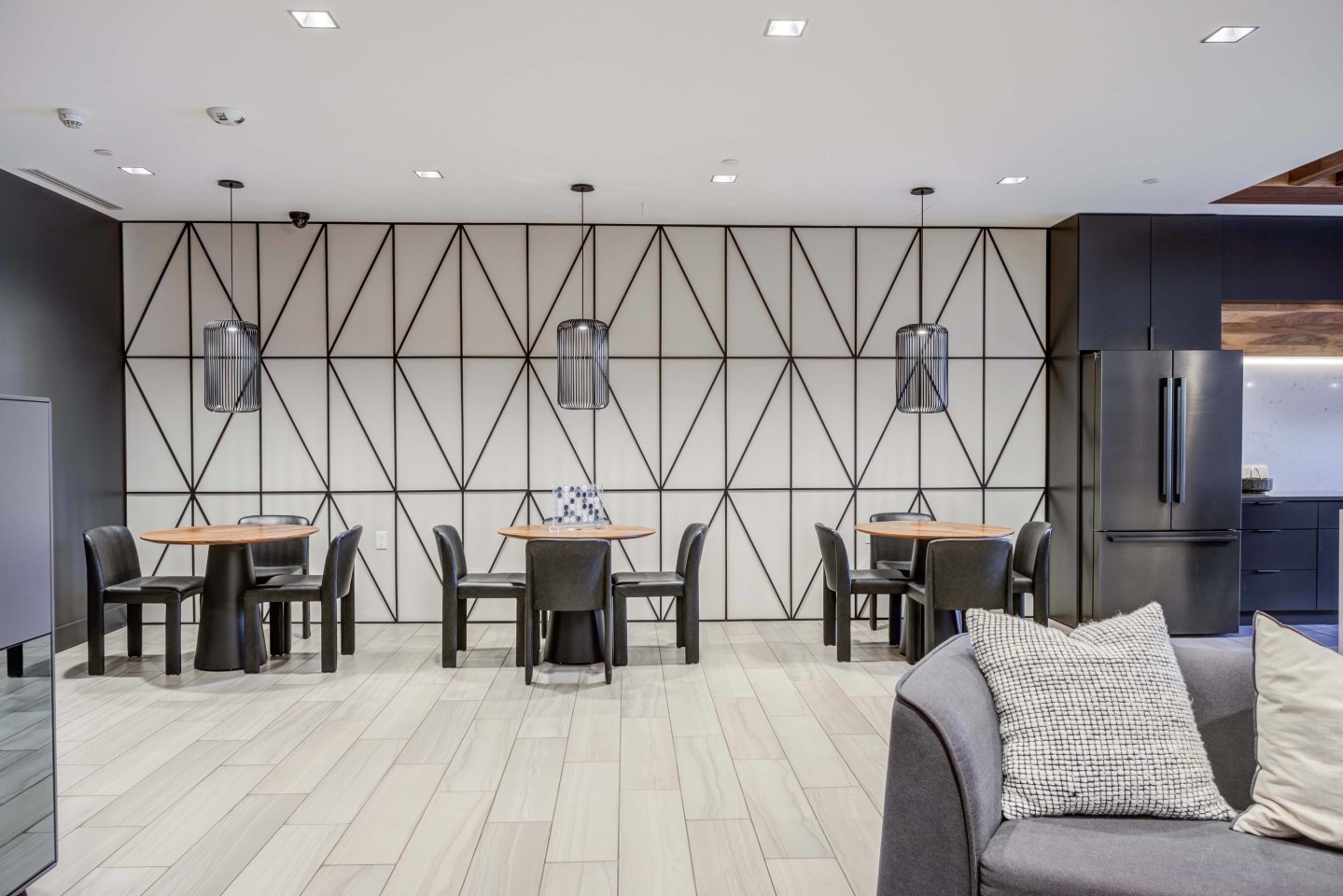 Skyrise Luxury Apartments Image 7