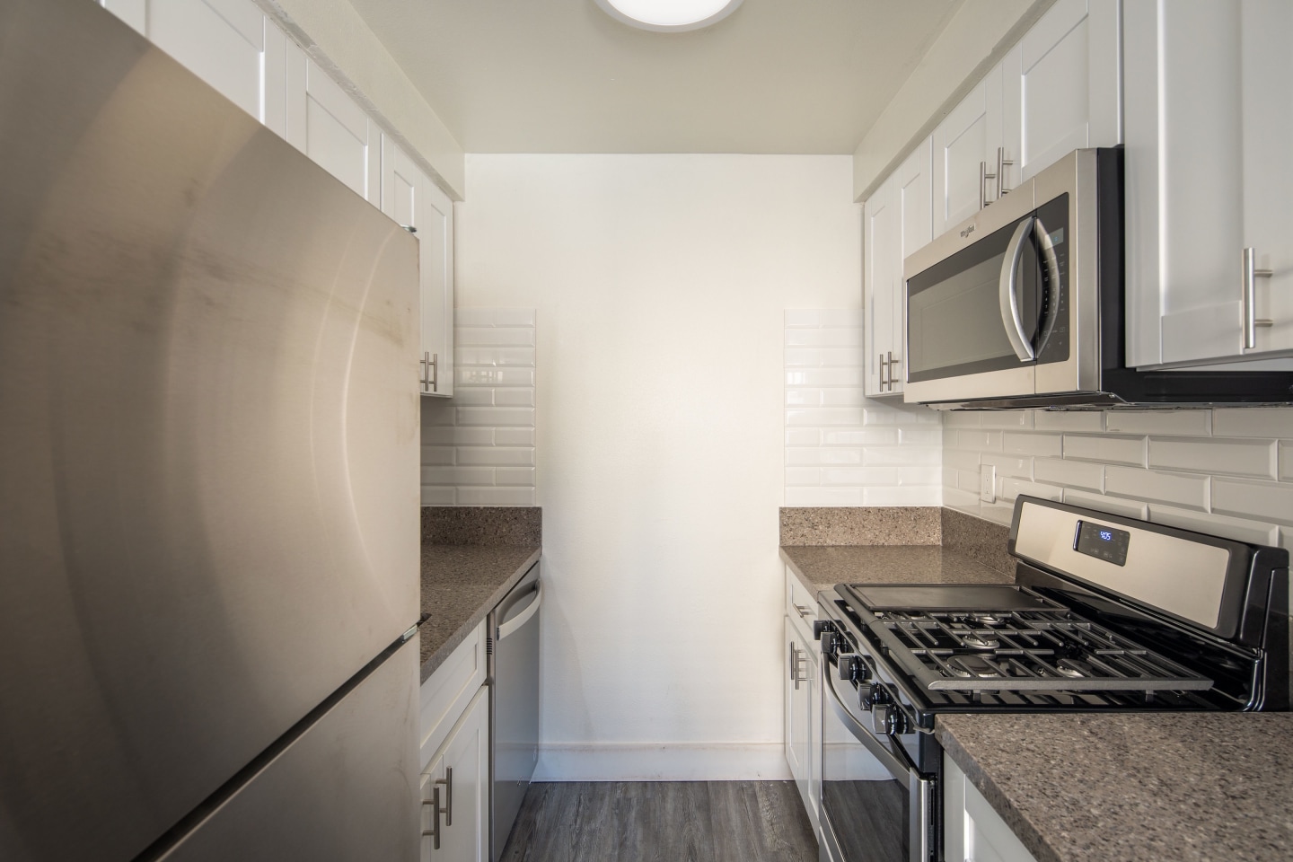 Laurel Pointe Image 10