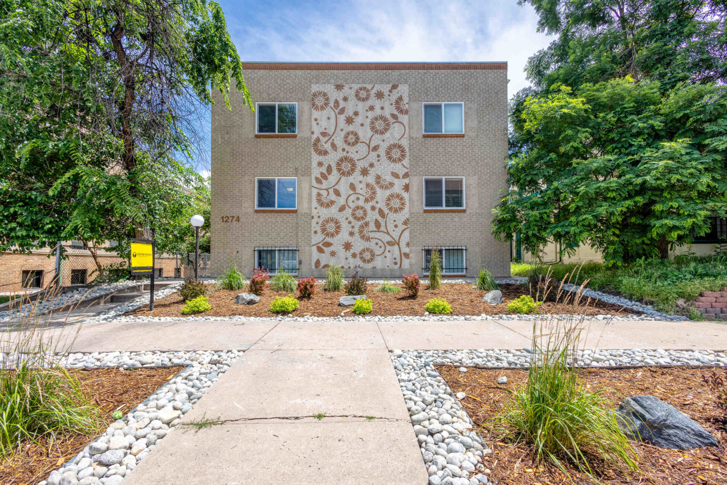 1274 Logan Image 11