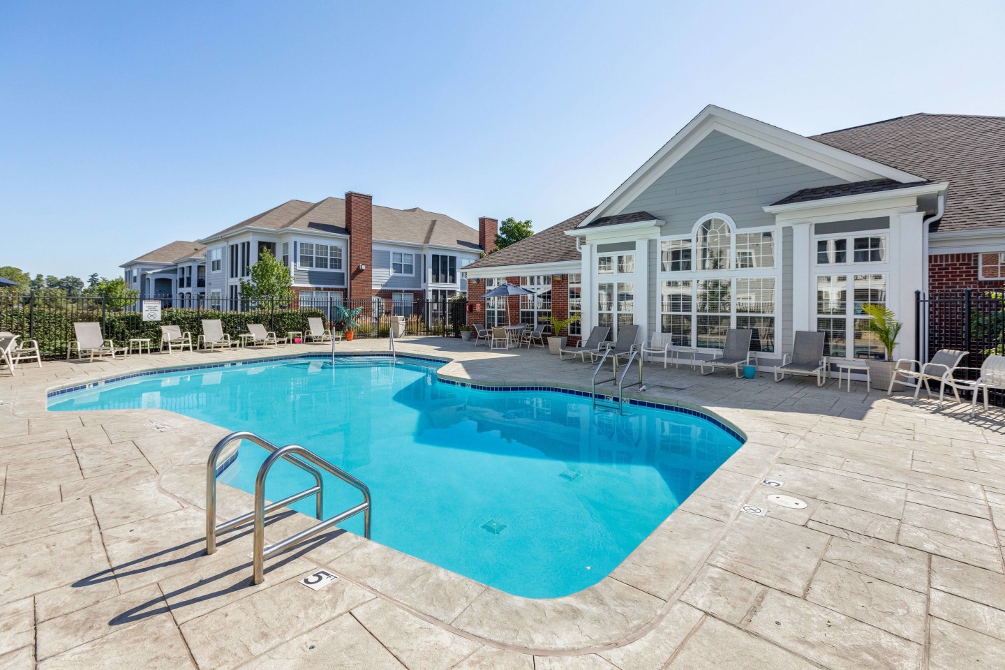 Bayview Club Apartments Image 14
