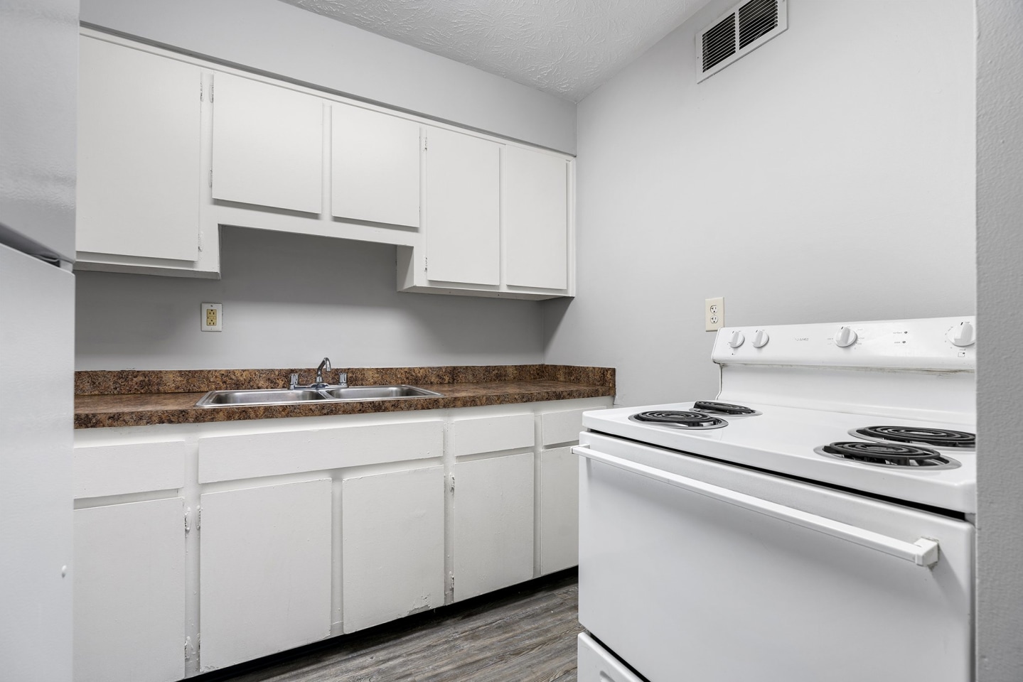 Riverview Apartments Image 4