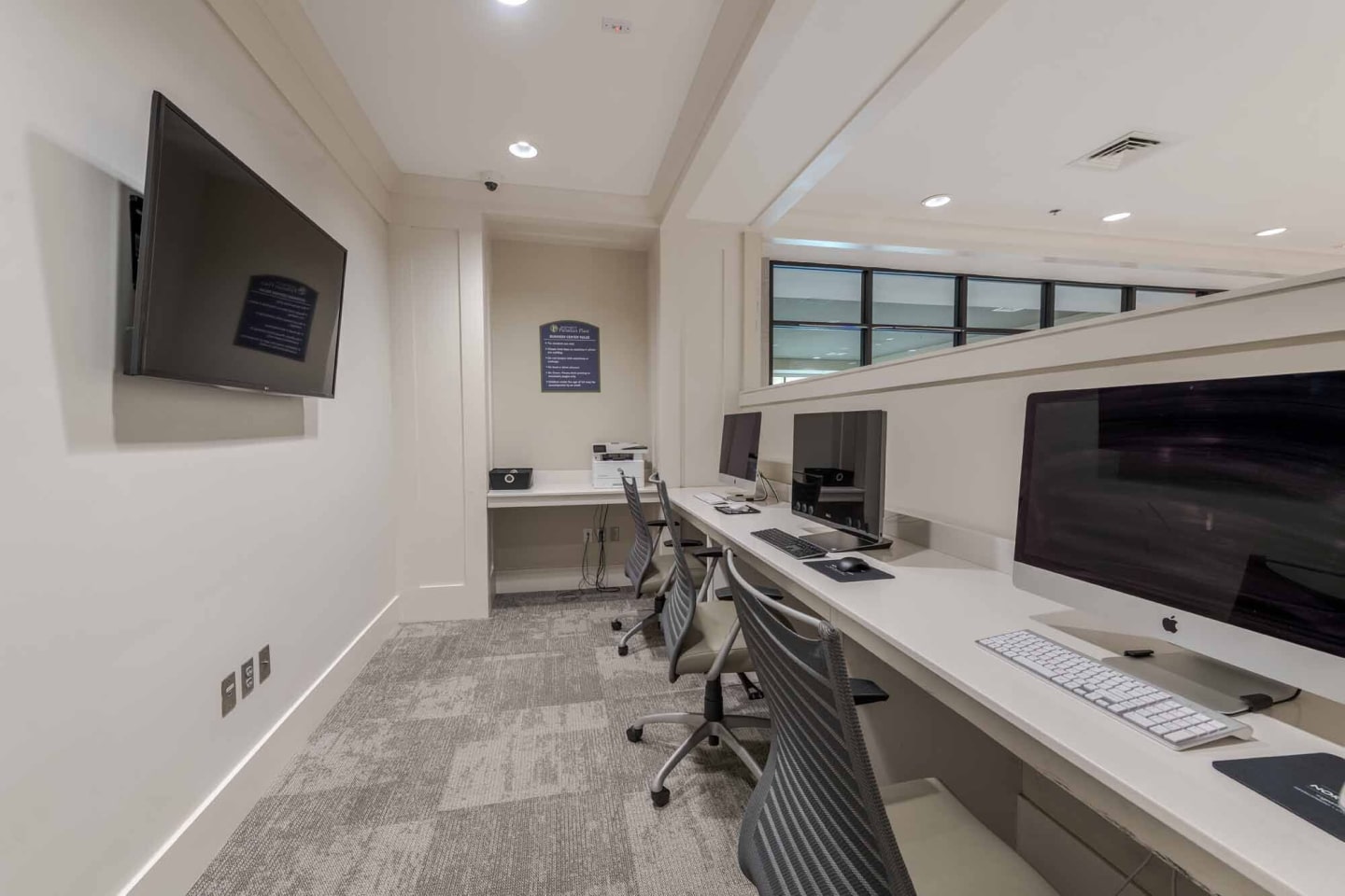 Apartments at Palladian Place Image 35