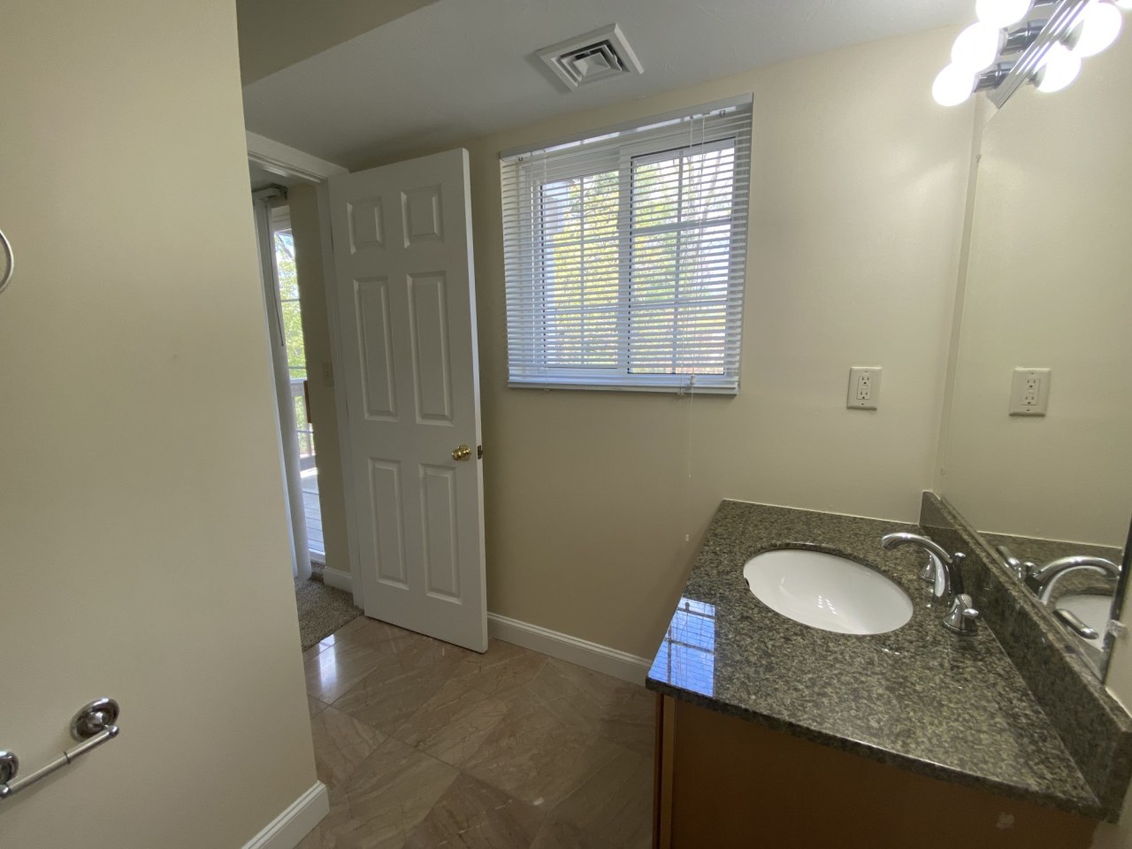 Hooksett Hollows Condominiums Image 16