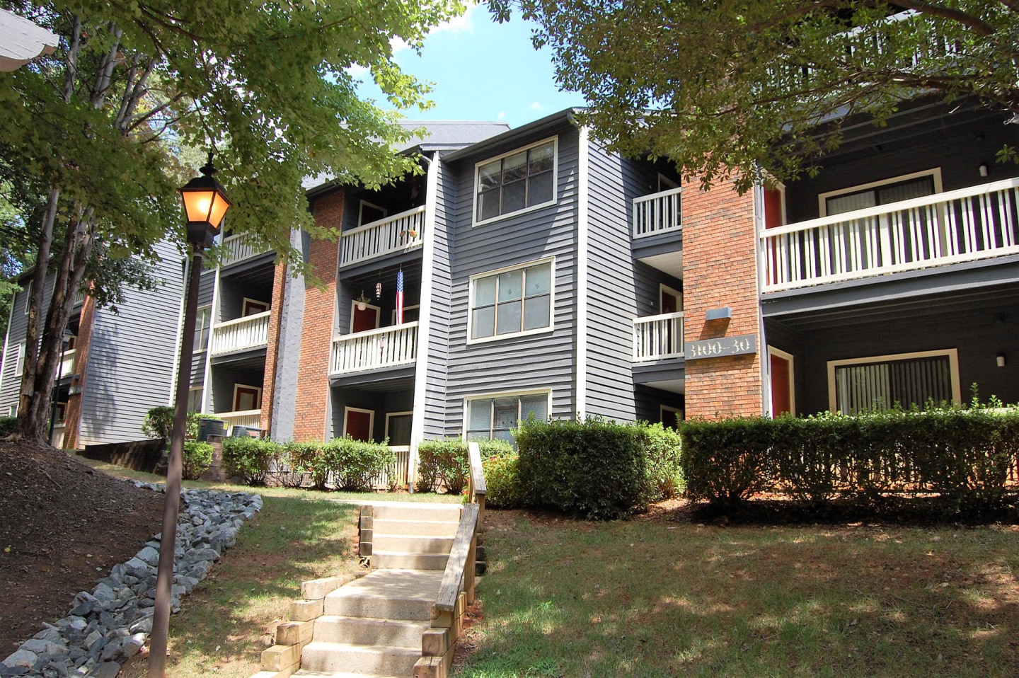 The Pointe at Irving Park Image 23