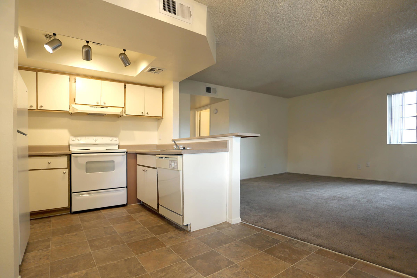 Brook Creek Apartments Image 8