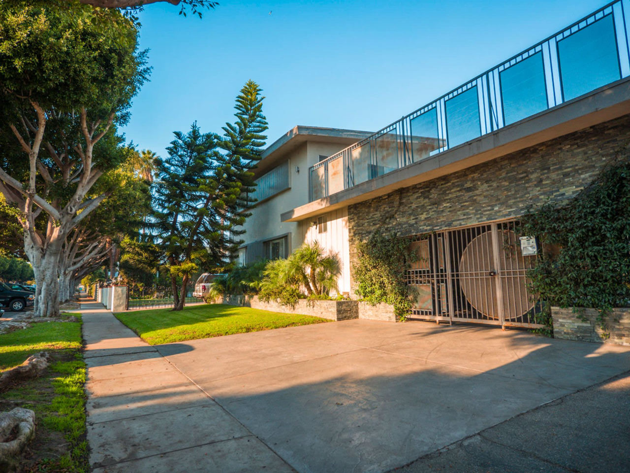 1863 10th St. Image 1