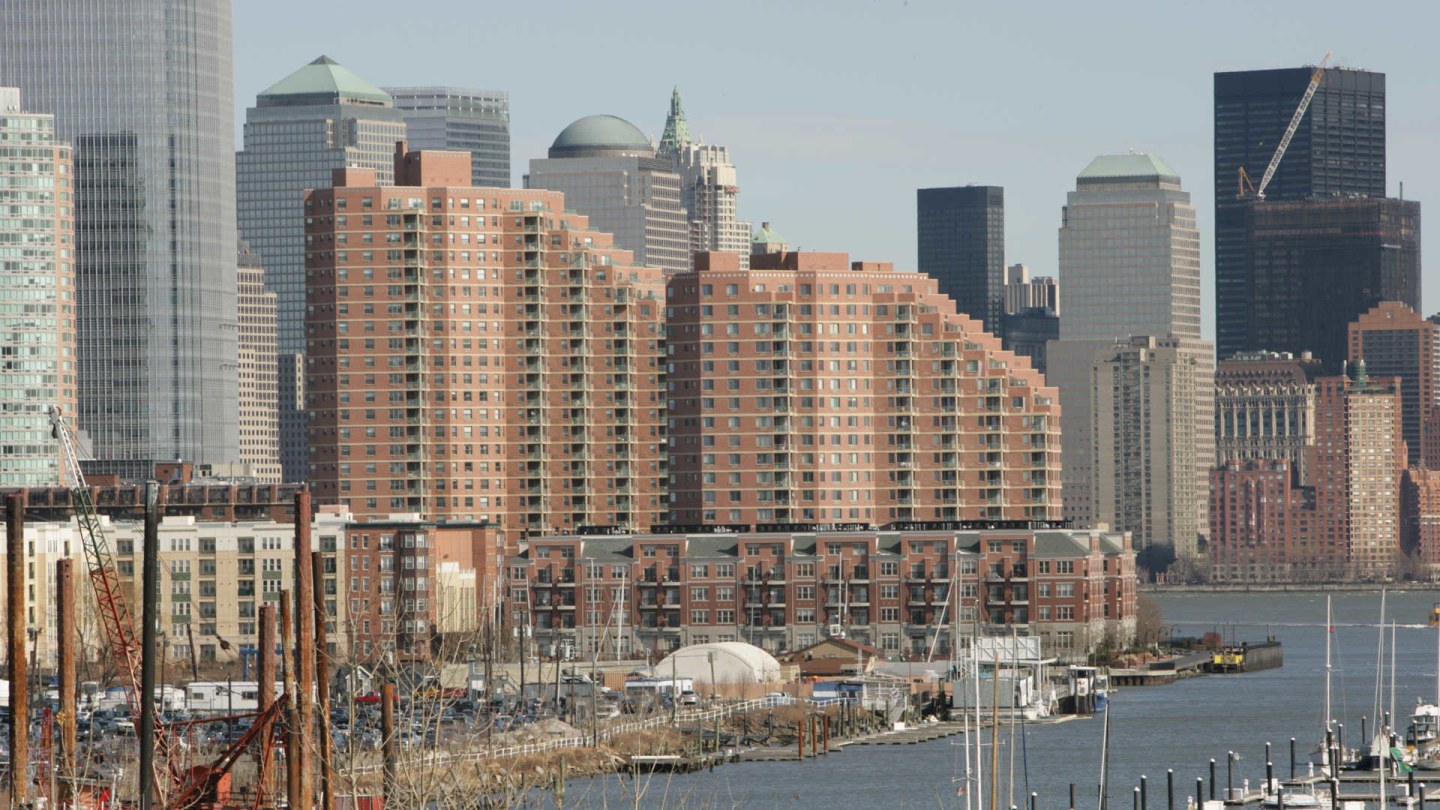 Portside Towers Image 35