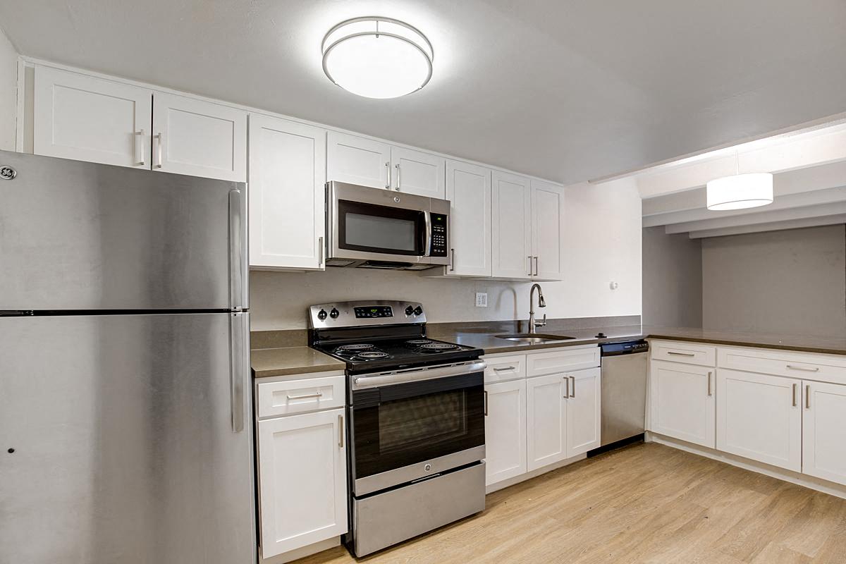 950 Lafayette Image 19