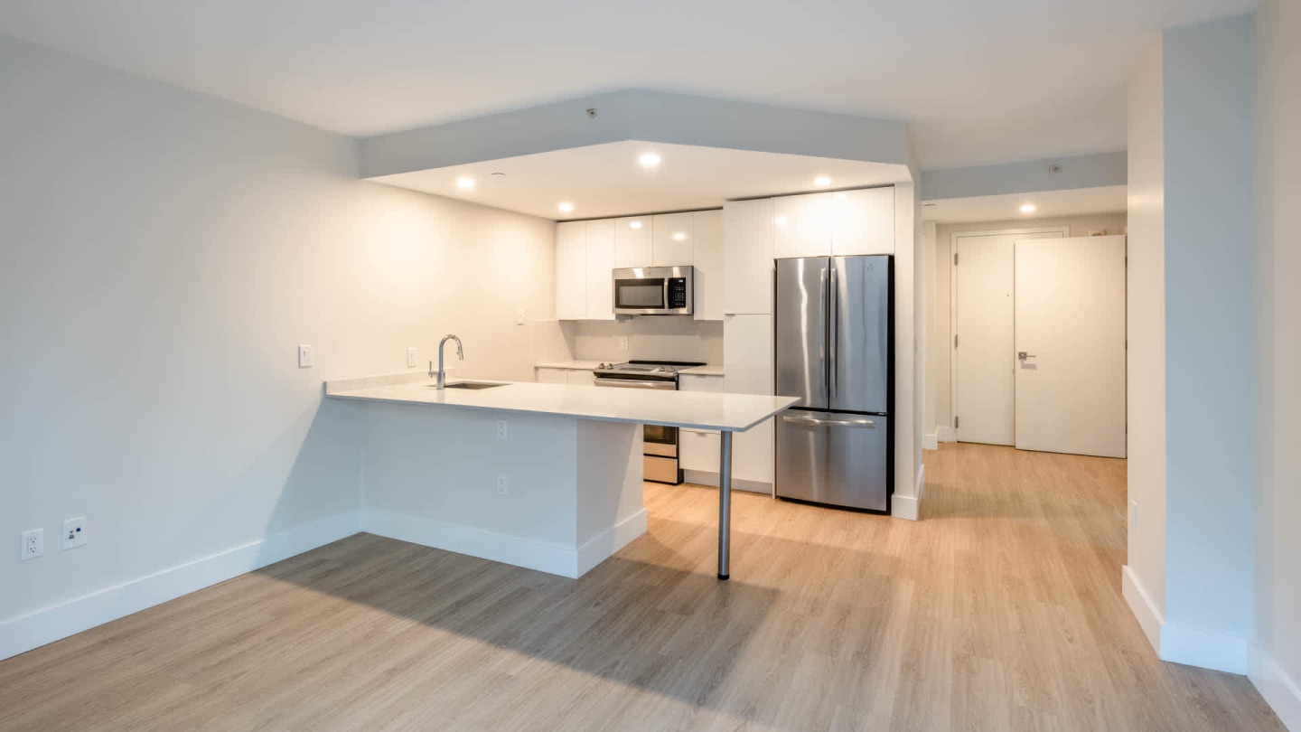 660 Washington Image 17