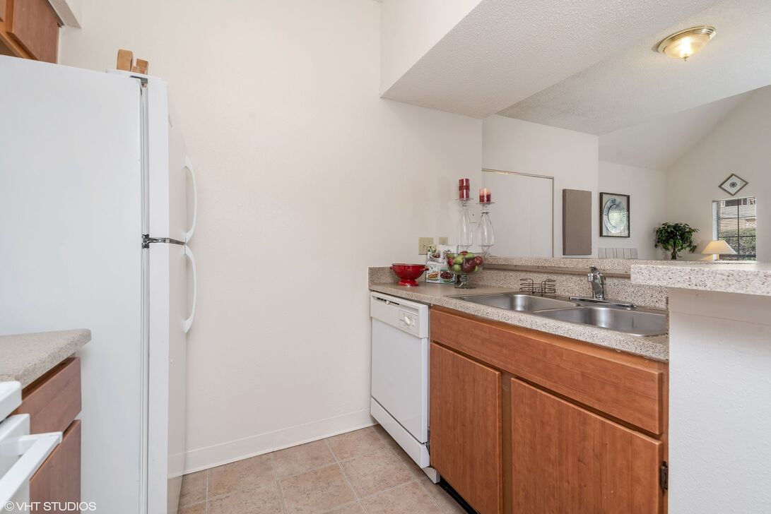 Oak City Apartments Image 1
